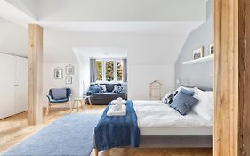 Opera Apartments